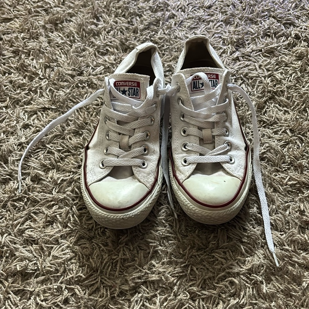 Size 7 white converse GUC